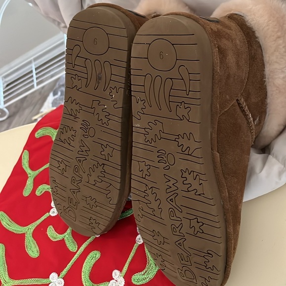 Perfect condition warm shearling inside   for cold weather hardly worn like new - Picture 6 of 7